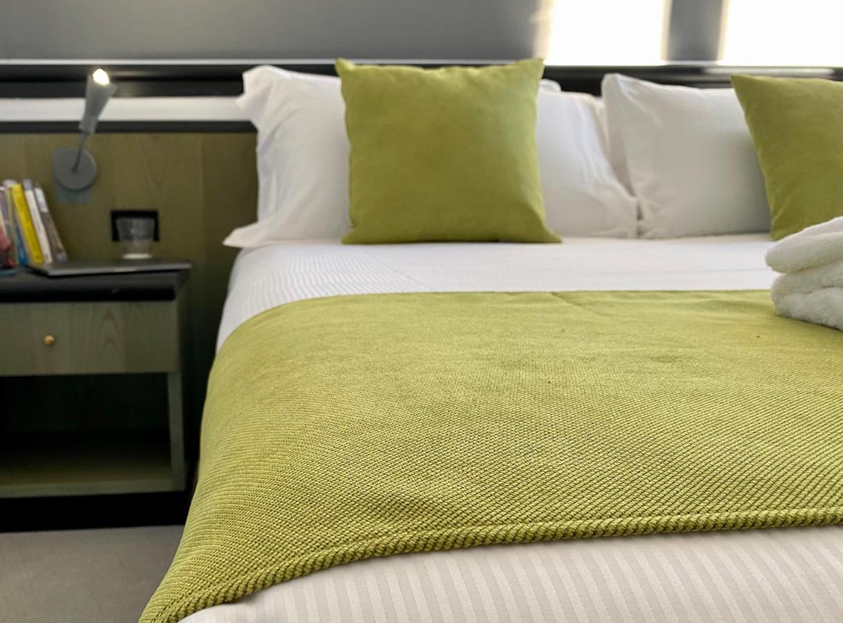 Hotel Gardenia Fiera Cermenate ภายนอก รูปภาพ